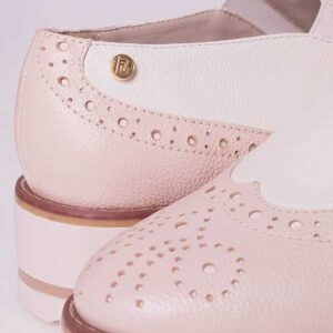 Zapato para mujer tipo oxford en cuero color nude y blanco talco - - Envió y devolución GRATIS en toda Colombia - Múltiples Medios de Pago. ¡Compra Aquí!